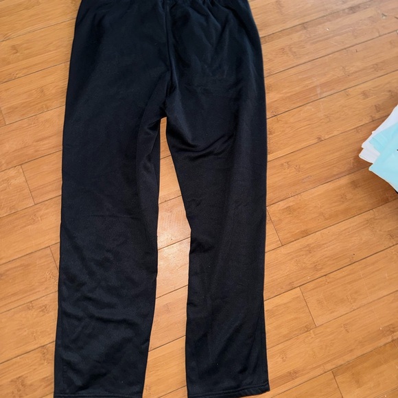 Under Armour Charcoal Sweatpants - Picture 3 of 3